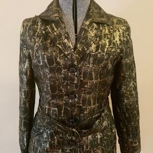 Chico's size 1, Cropped Trench Style jacket/top